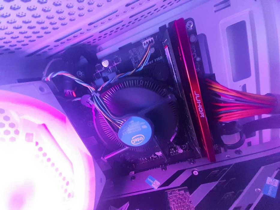 Материнська плата Gigabyte Ga-H81M-S1 + і5 4690 16 gb ddr3 1600 mhz