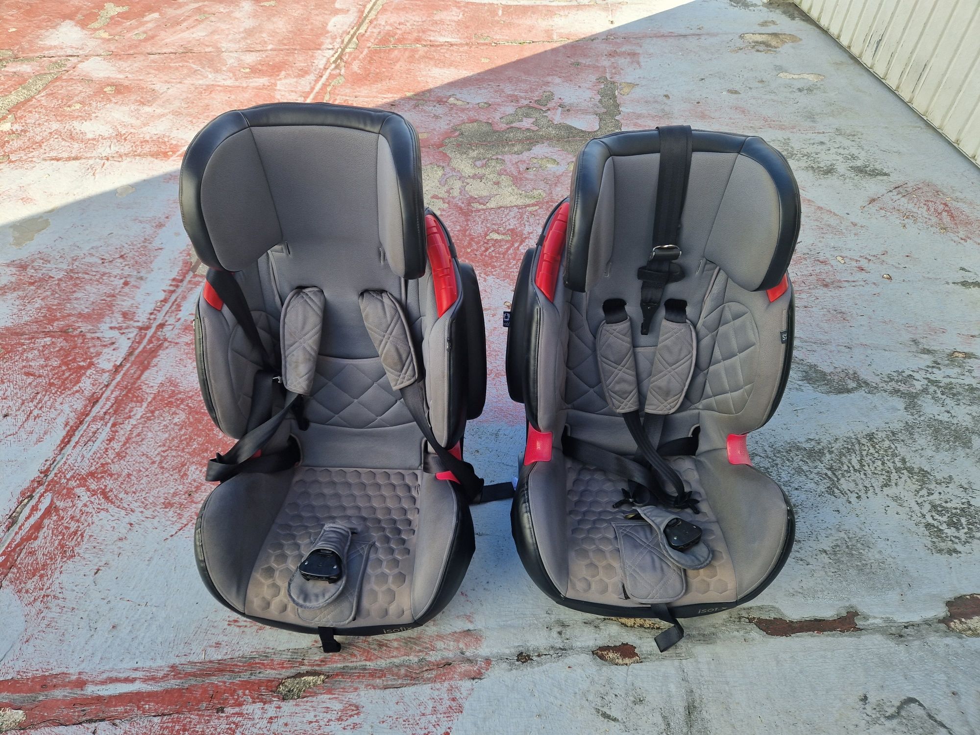 2 Cadeiras criança com isofix