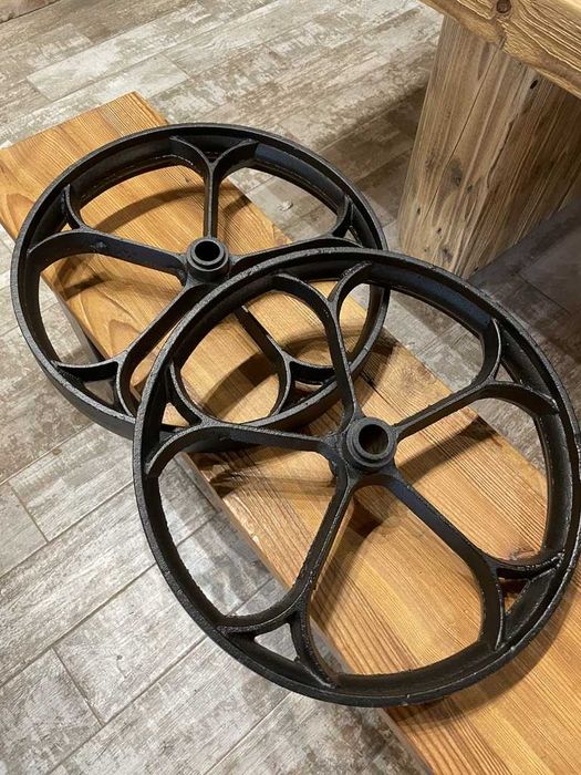 Stare koła żeliwne - 45 cm, odrestaurowane