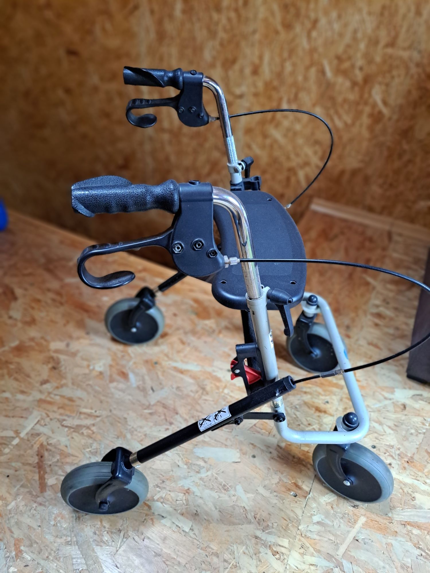Chodzik,balkonik dla osób niepełnosprawnych