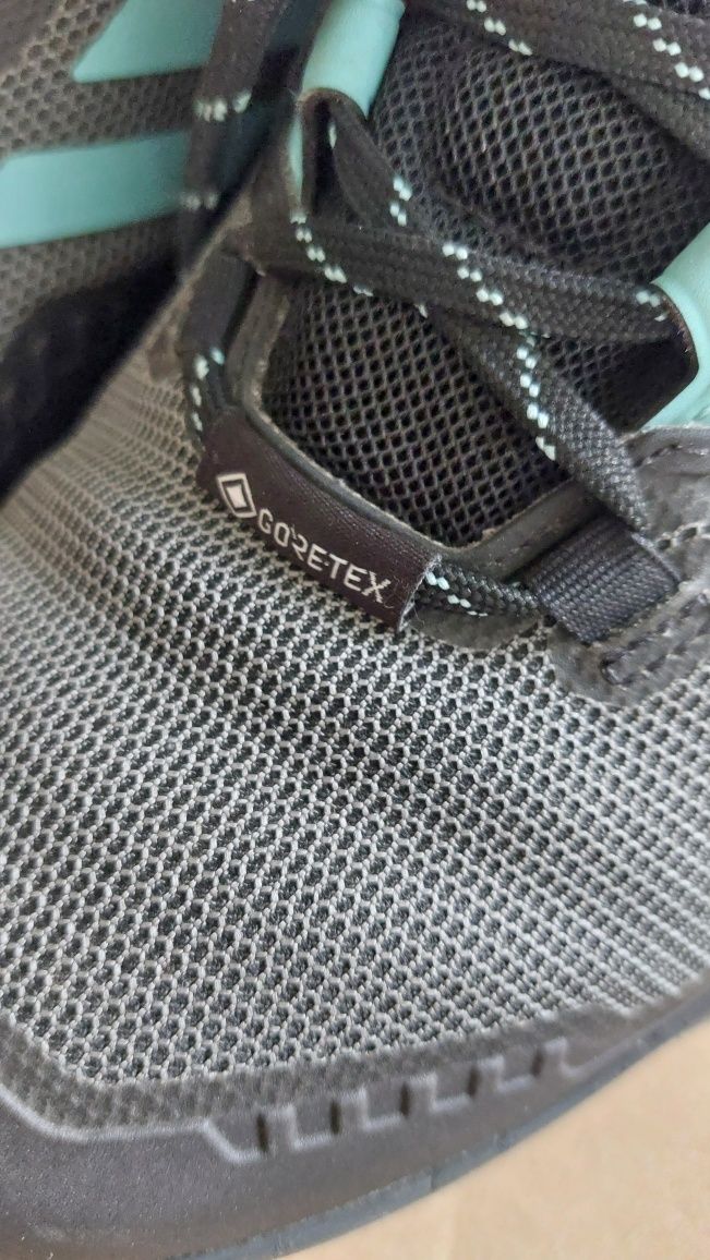 Buty zimowe Adidas terrex swift r3 w idealnym stanie