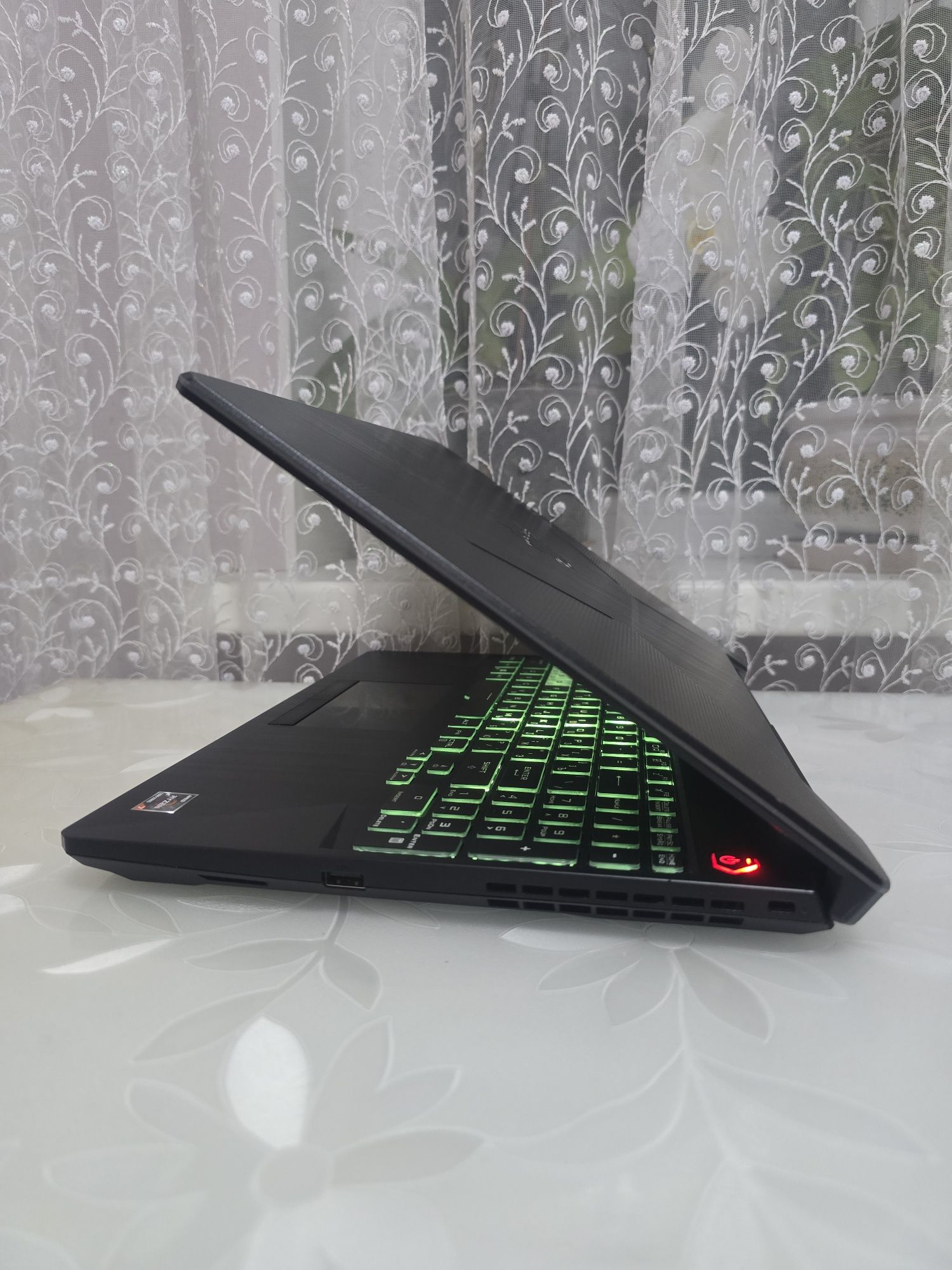 Asus TUF A15/144Hz/Ryzen 7 5800H×16CPU/RTX 3060 6GB/SSD:1TB/RAM:16GB