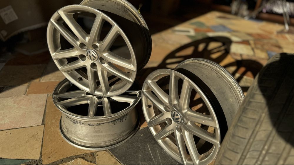 Діски з резиною комплект тільки 3 штуки