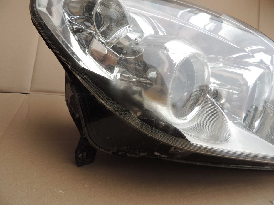 Lampa przednia prawa europejska Opel Zafira B LIFT JASNA 08,09,10-14