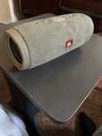 Продам портативную колонку jbl jarge 3