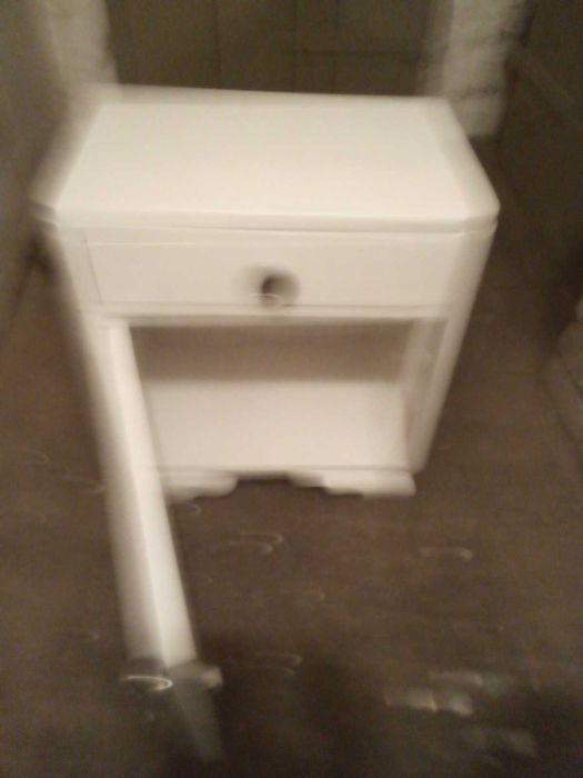 Stolik nocny z czasów PRL-u  biały