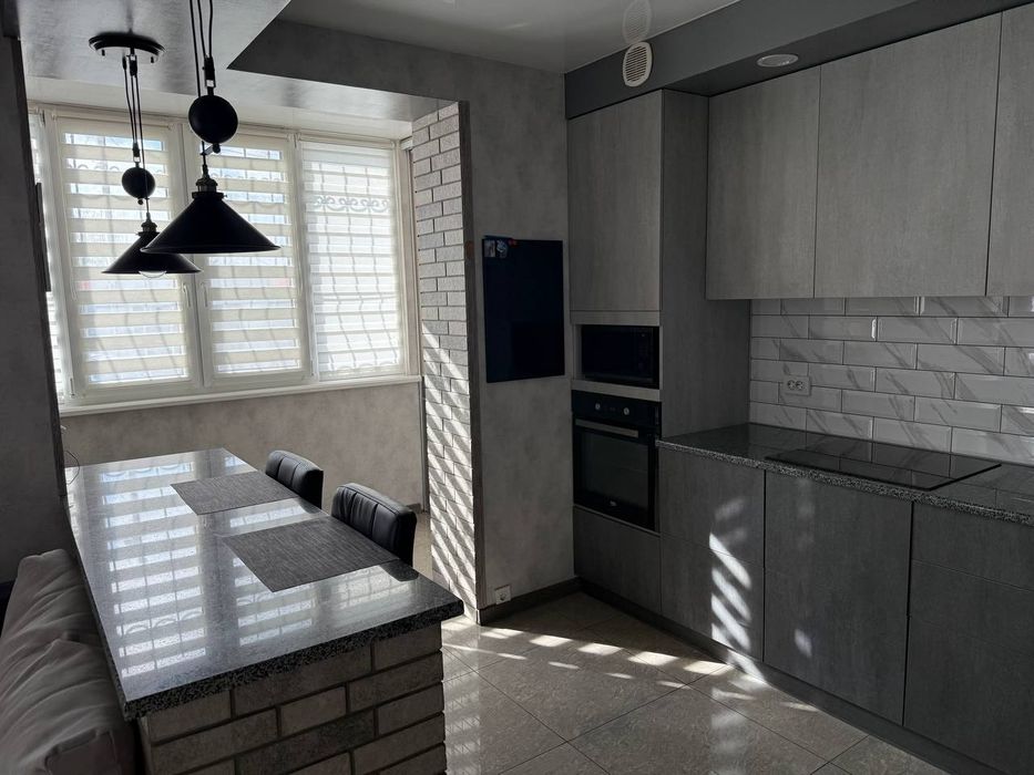 Є відновлення!!! ЖК Ньютона Продам 2 -х комнатную квартиру+студия, 2-х