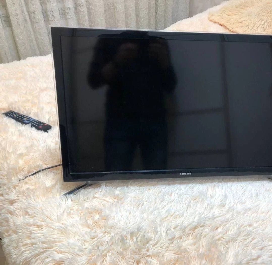 Телевизор Samsung UE 32H 4500ak LED Smart TV WI-FI в идеале!