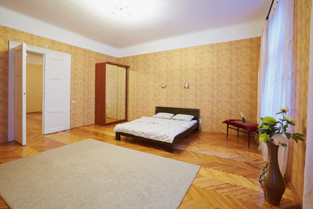 Оренда 2 кім. Волошина (центр), 60 кв.м., 3/3ц, 15 000 грн