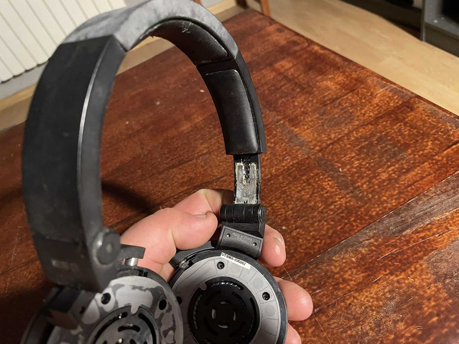 Słuchawki AKG na części (K518 DJ, K618DJ, K495 NC)