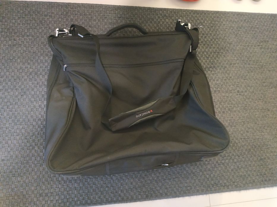 Nowa firmowa torba na garnitur i inne.