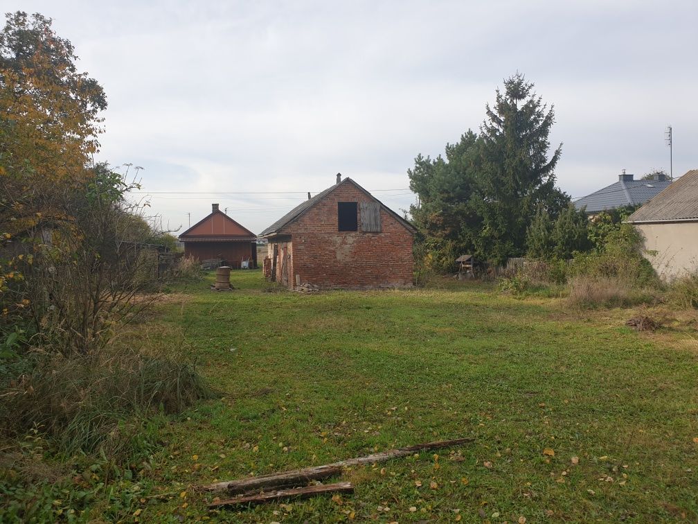 Siedlisko gospodarstwo gmina Niedźwiada 17 arów dom drewniany stodoła