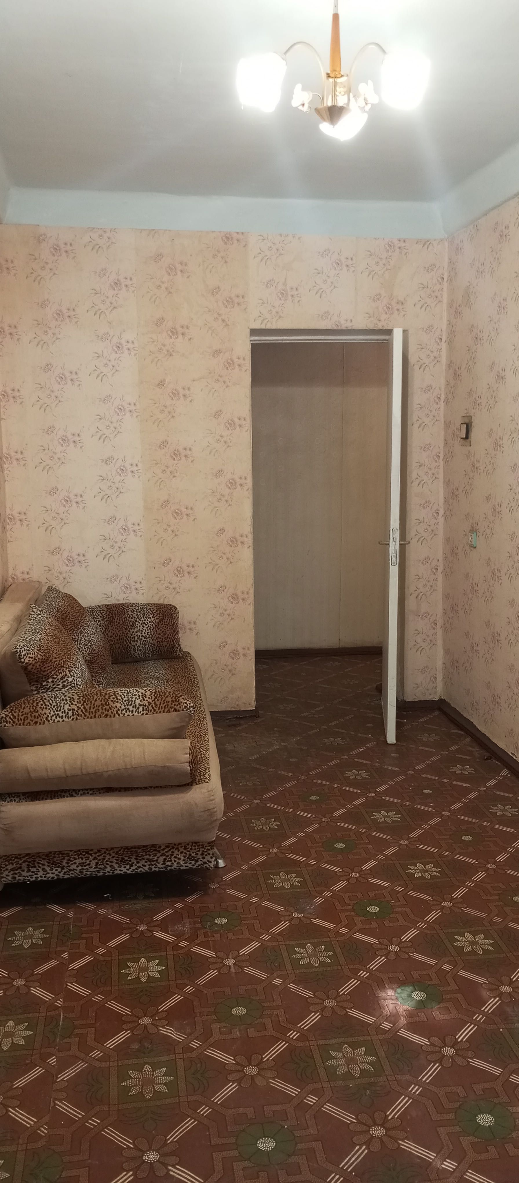 Отдам старую мебель