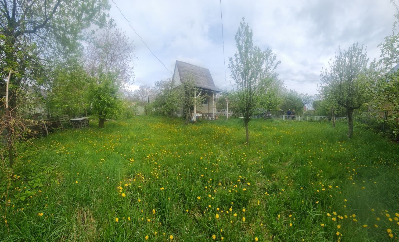 Дачна ділянка з будинком в  Жирівці