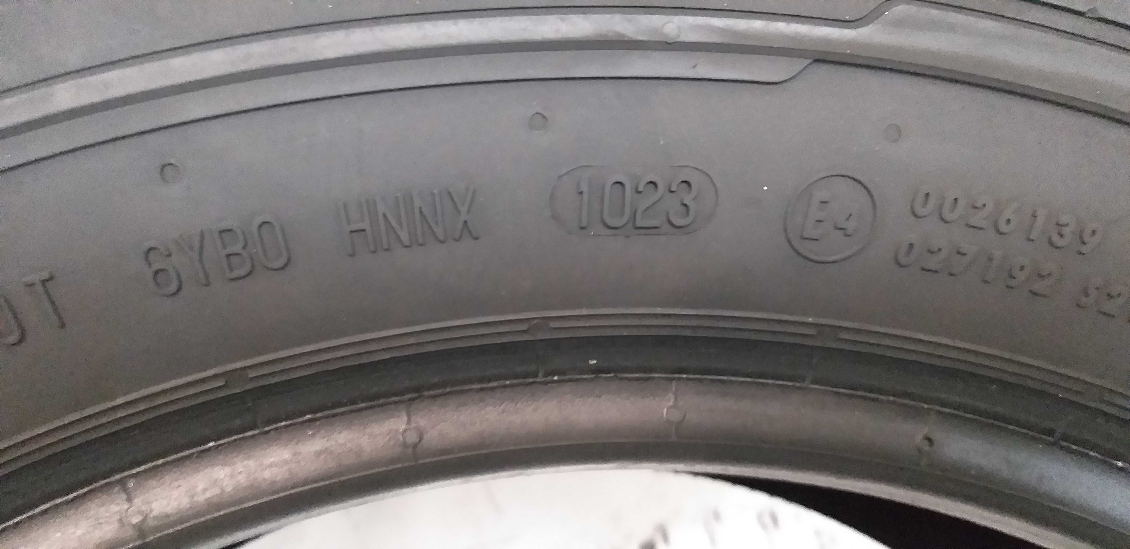 P556280M Para 235/65R16C Continental ContiVanContact200. 2023/2018 rok