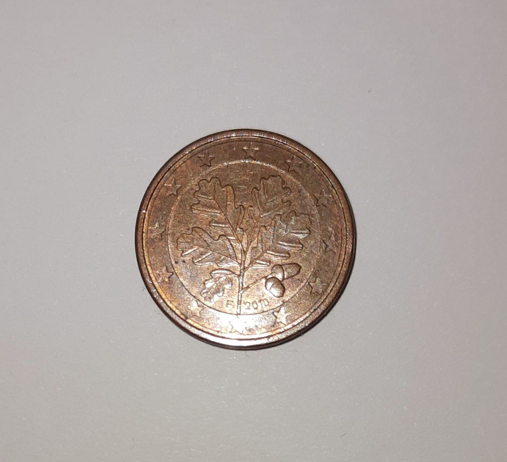 Moedas de colecção em bom estado de conservação.
