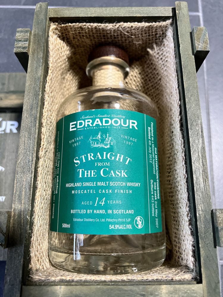 Пустая бутылка и коробка Edradour 14 years, Moscatel Cask Finish, 1997