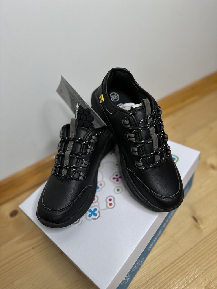 Кросівки oxypas 37р. оригінальні, чорні