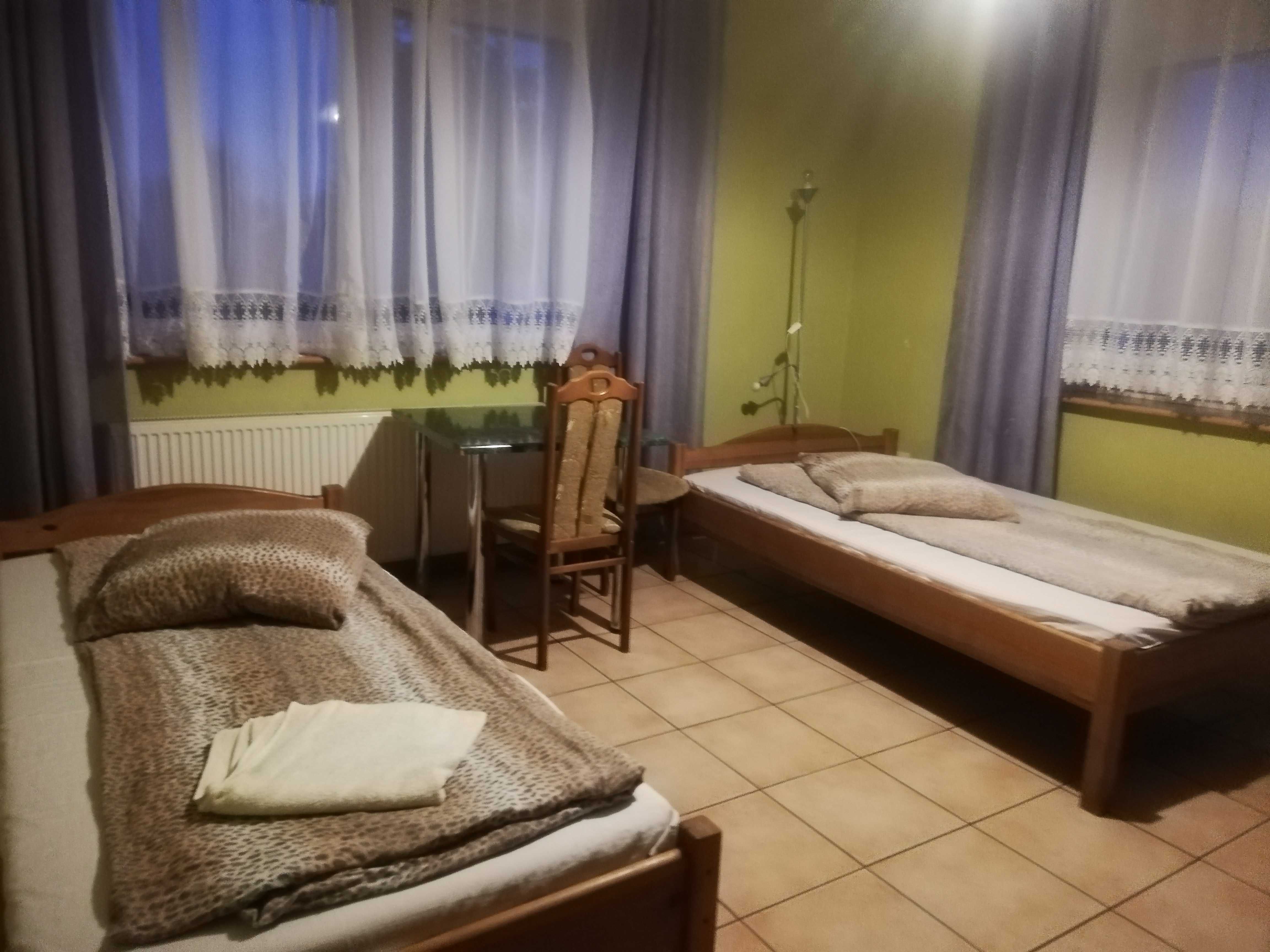 Mieszkanie z łazienką i aneksem oraz pokoje inne od zaraz