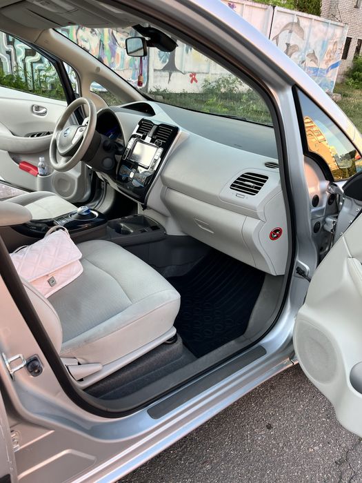 Nissan Leaf Ніссан ліф