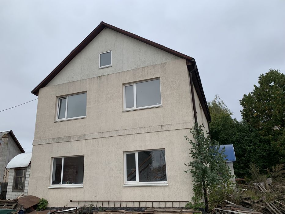 Продаж адмін. будівлі