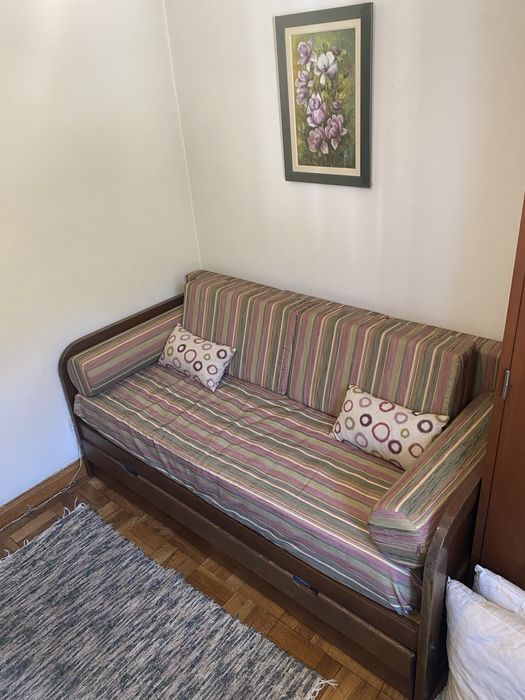Sofá-cama com gaveta c/colchão