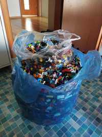Cała torba klocków  Lego + ludziki , zwierzęta i akcesoria mix 12 kg.