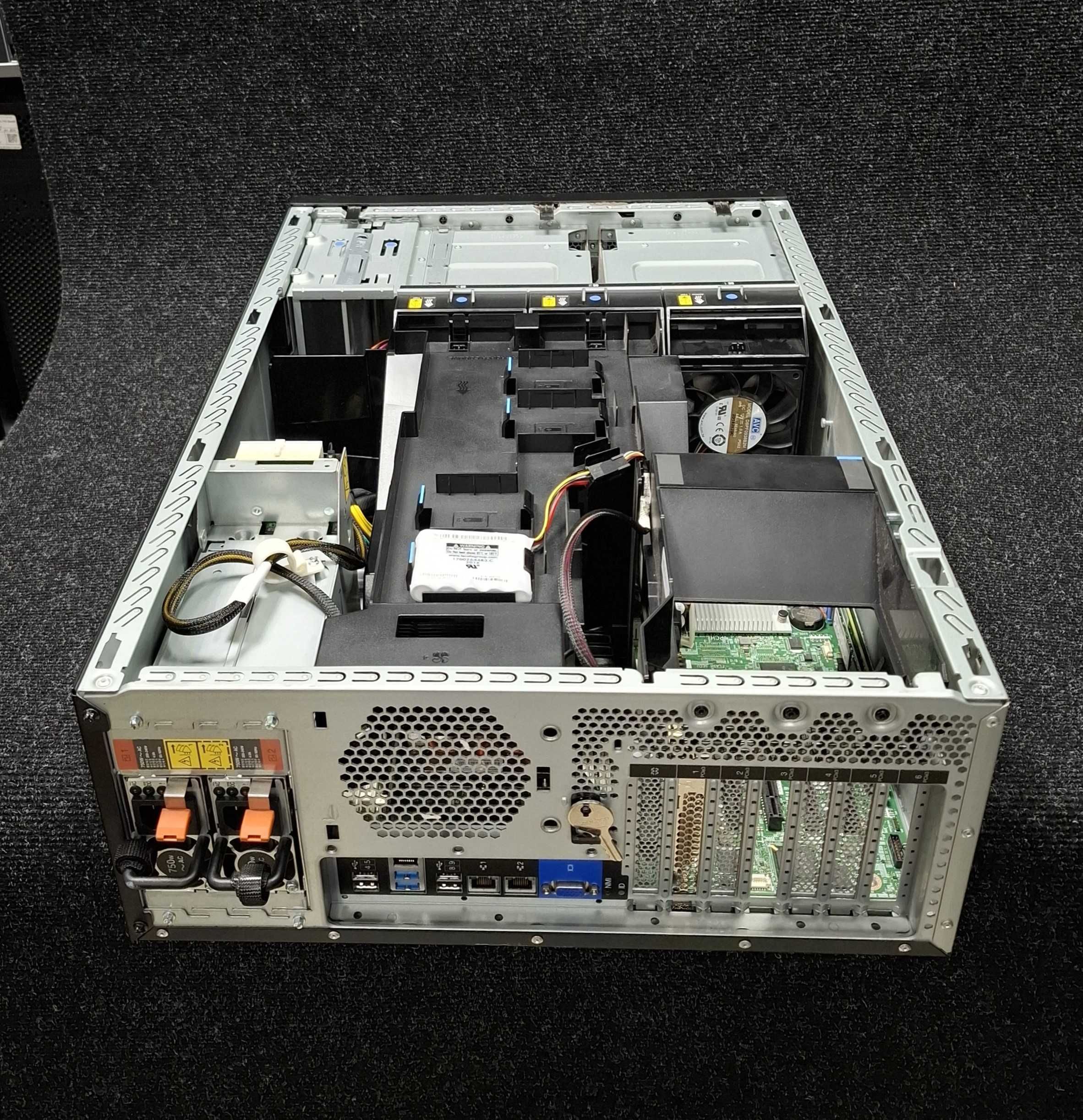 Сервер Lenovo ThinkServer ST550 16SFF Tower