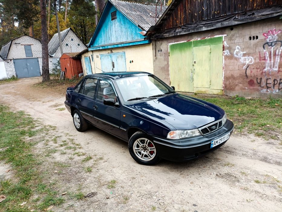 Продам авто всі питання за телефоном.