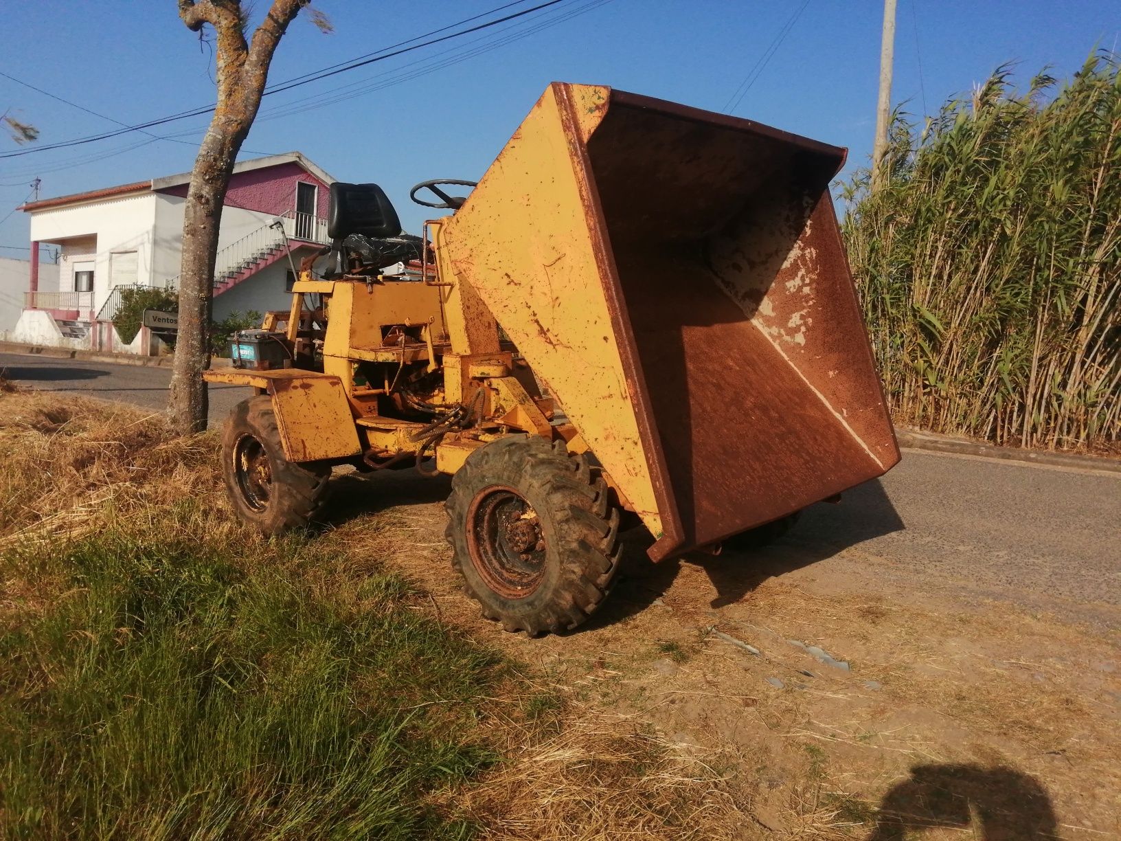 Dumper todo terreno 4+4 todo hidráulico