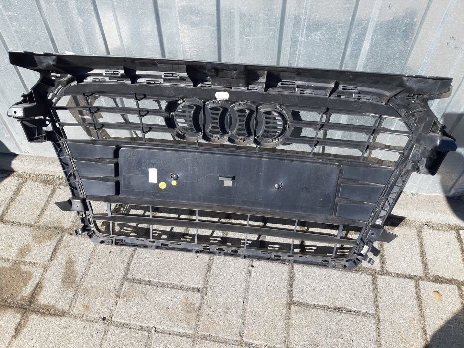 Audi A1 Lift Atrapa Grill