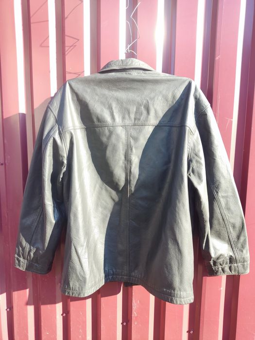 Кожаная куртка размер54