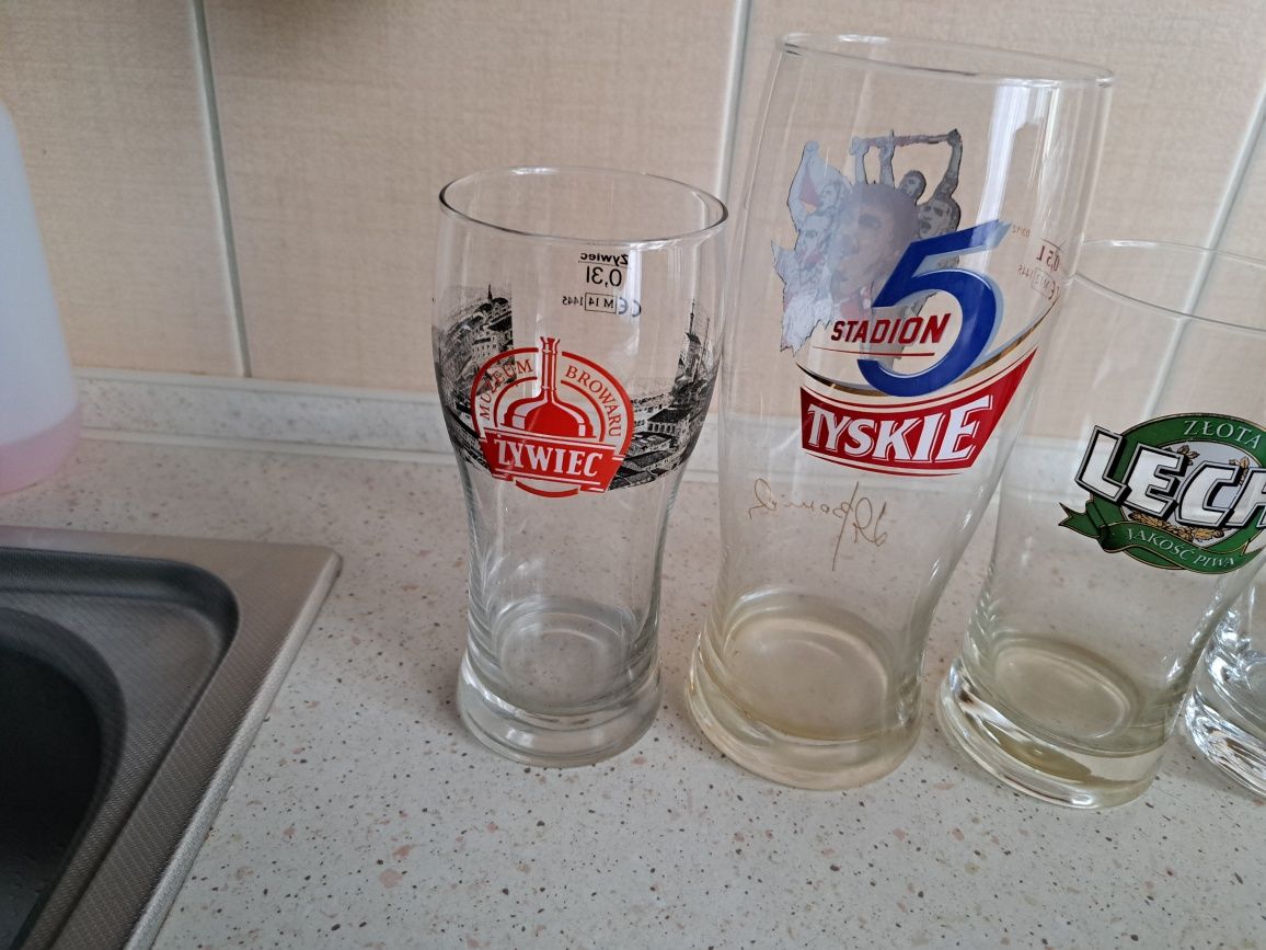 Zestaw kufli do piwa,  pojemność  0,3 i 0,5L. Stan bdb