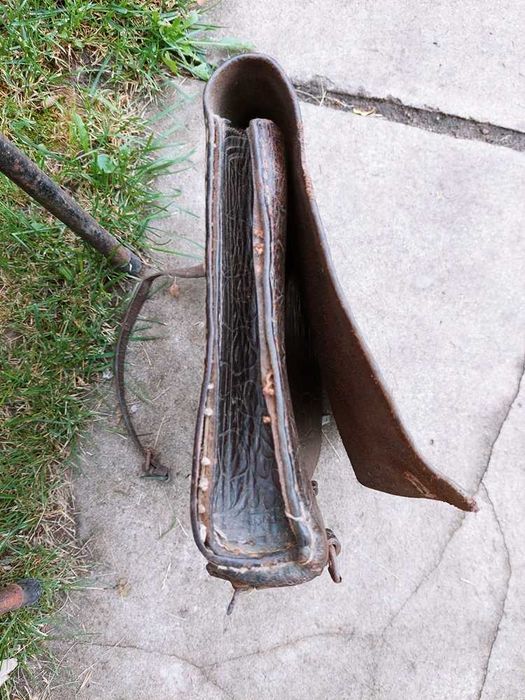 Stara torba, tornister, plecak, raportówka skóra stara.