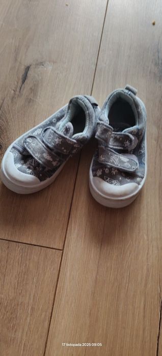 Buty trampki dziewczęce 22