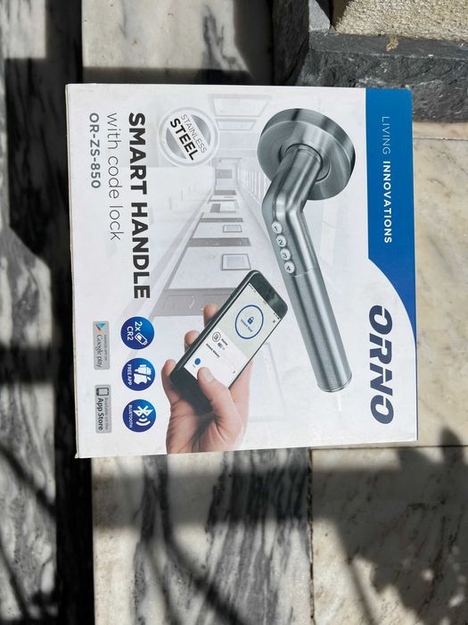 Vende se como novo dois conjuntos de puxadores