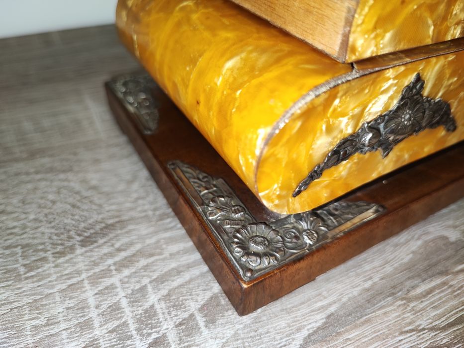 Caixa para jóias com vários detalhes em Prata