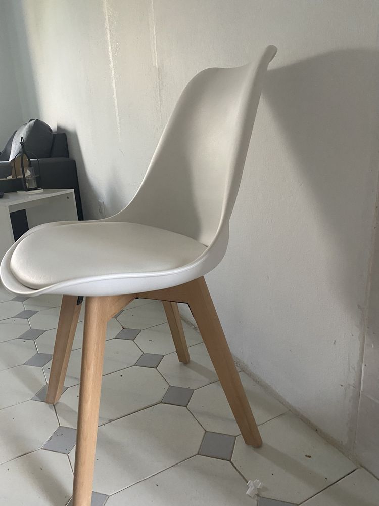 Vendo para desocupar , mesa, cadeiras