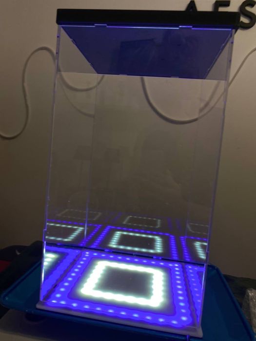 3Д скляна Коробка з підсвіткою для колекційних іграшок/ старуеток