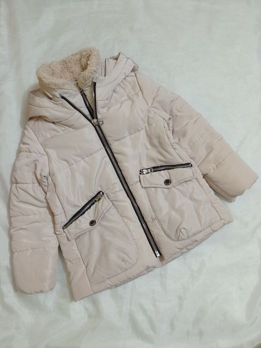 Зимовий пуховик куртка в молочному кольорі р. 122 Зара