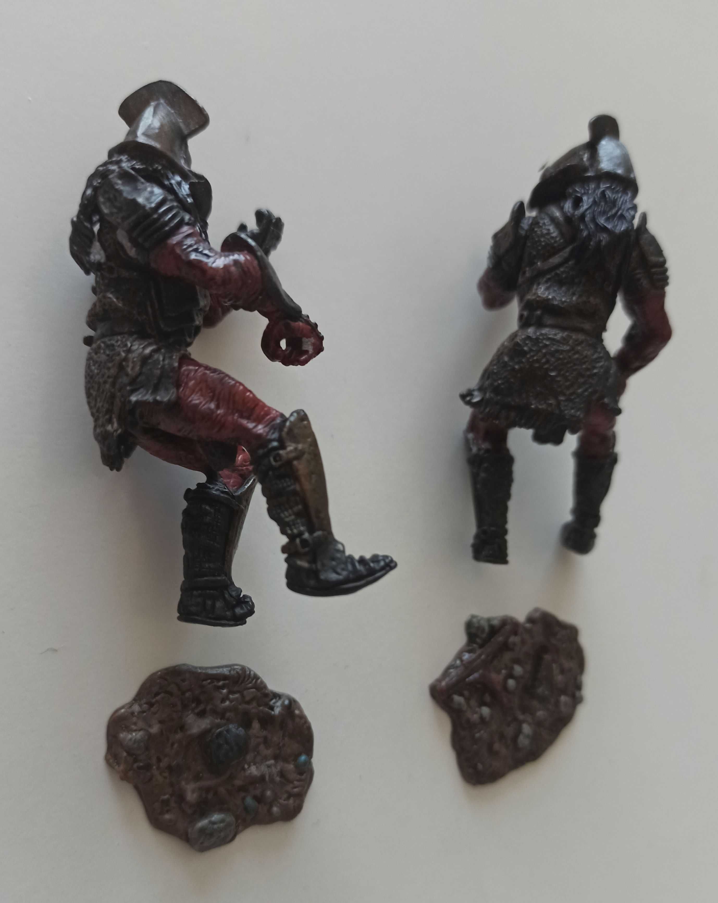 ork Uruk-hai - zestaw 2 sztuk nr 10 figurki Władca Pierścieni 6,7 cm