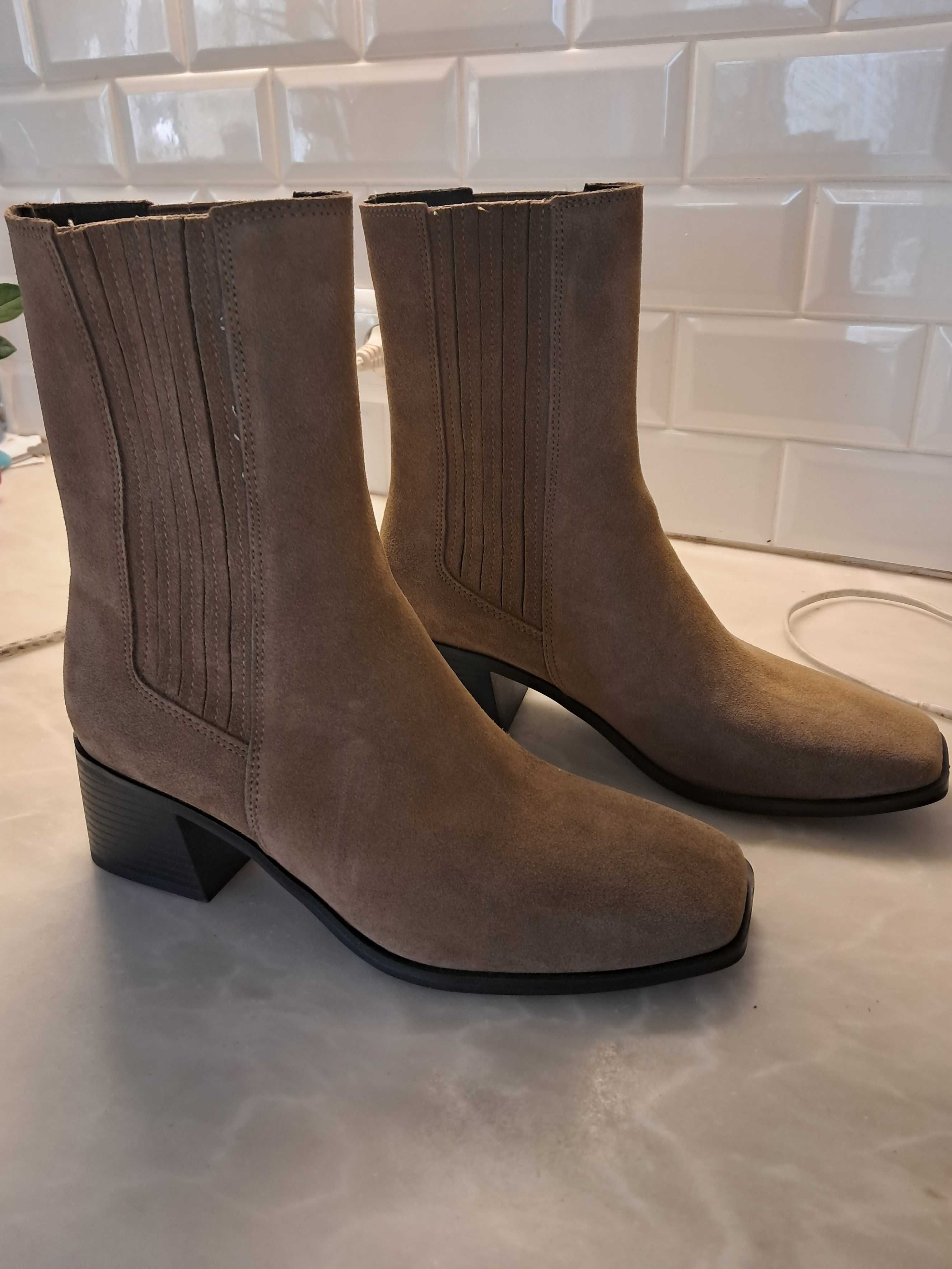Botins novos Pull and Bear 39 bejes acastanhados