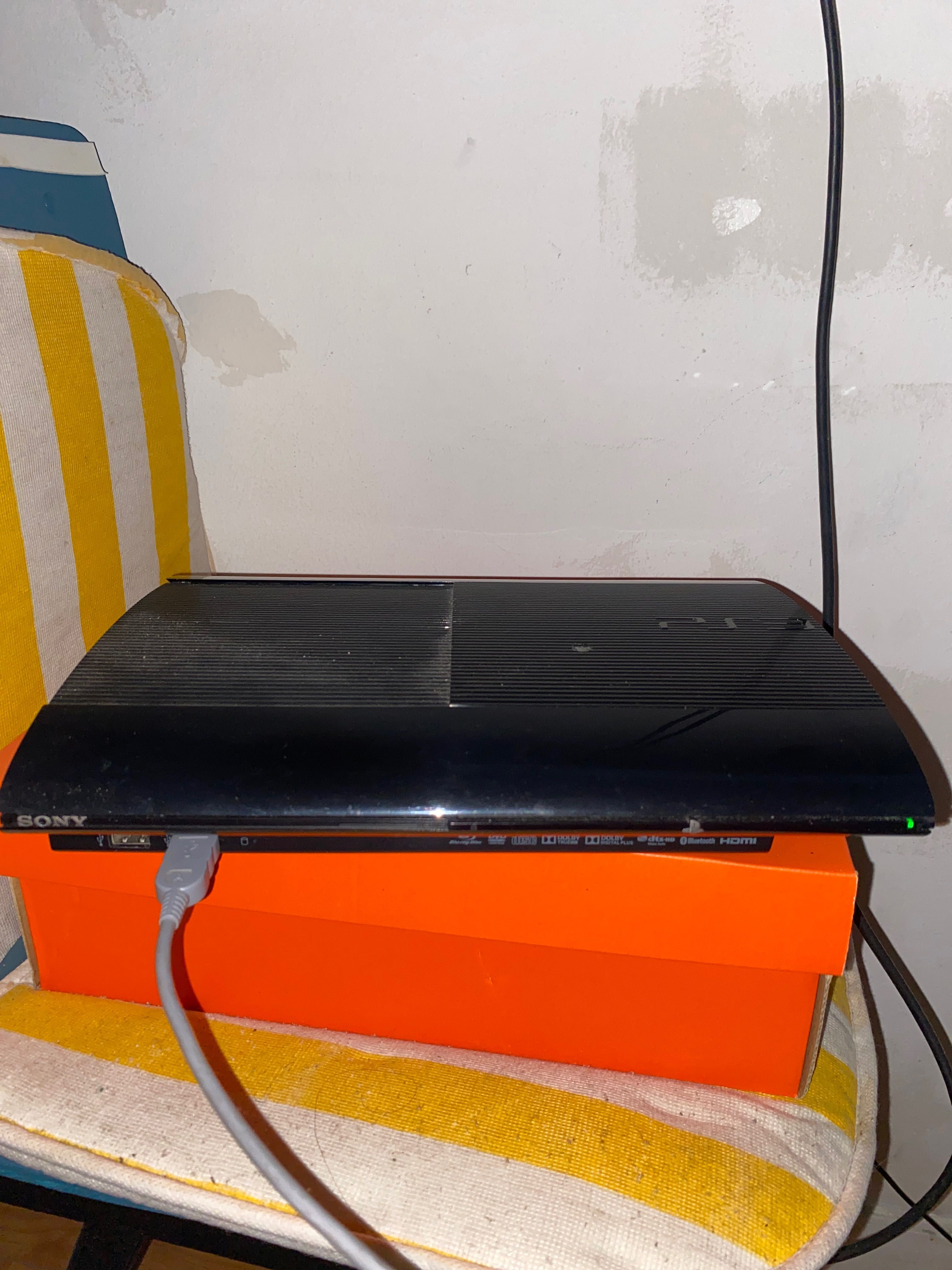 PS3 com 1 comando original