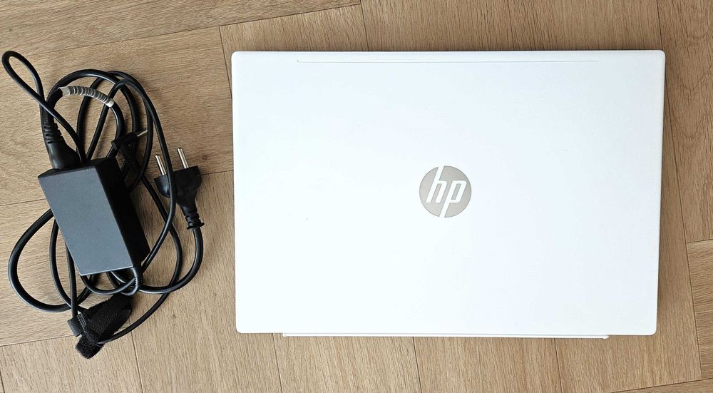 LAPTOP HP Pavilion, jak nowy, biały, edycja limitowana, piękny