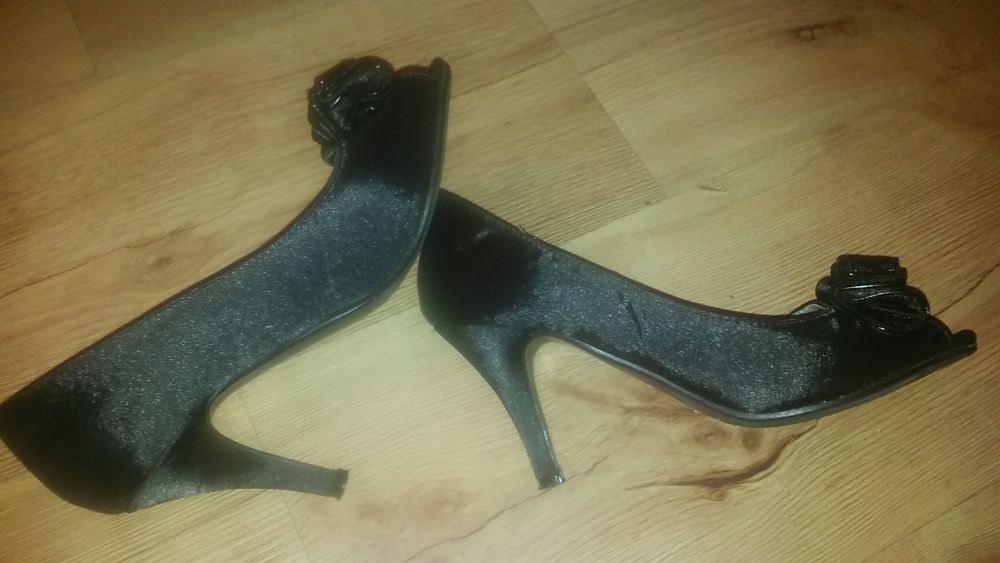 Okazja nowe czarne buty szpilki, klasyczne, r. 37