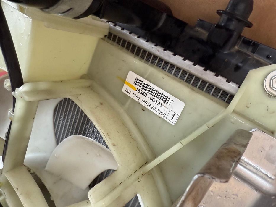 Totota Aygo X 1.0 25r pas przedni chlodnice belka wzmocnienie Oryginal