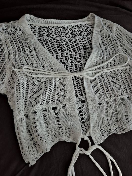 Nowa wiazana narzutka crop top Shein S