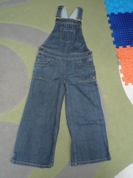 Джинсовый комбинезон на 5-6 лет