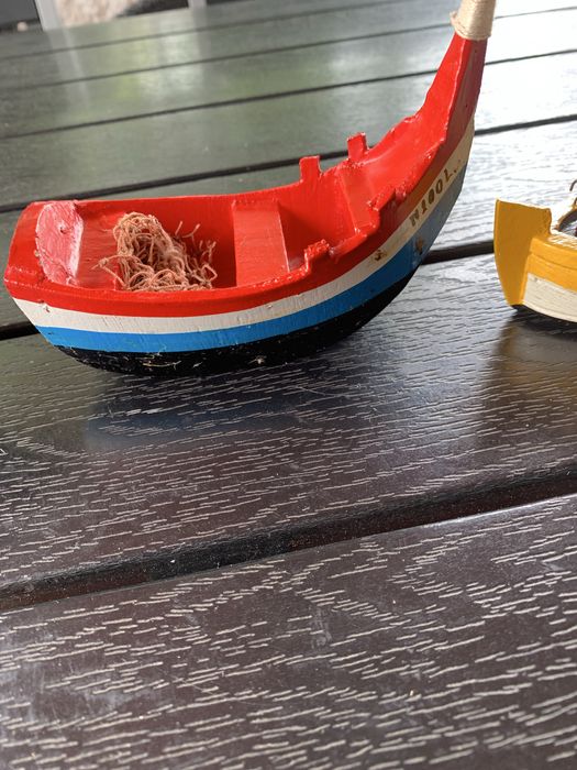 Varios barcos de decoraçao em madeira