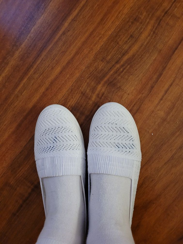 Białe, NOWE, ażurowe buty na lato rozmiar 39, długość wkładki 24,7cm